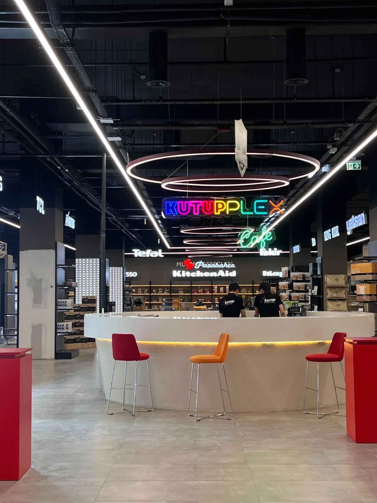 KUTUPPLEX mağaza iç mekânı