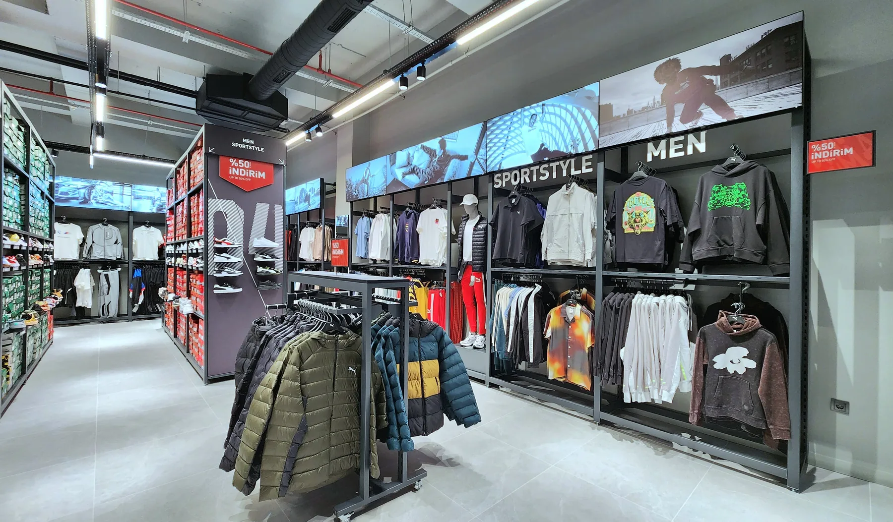 Puma Trabzon Cevahir mağazası tekstil alanı