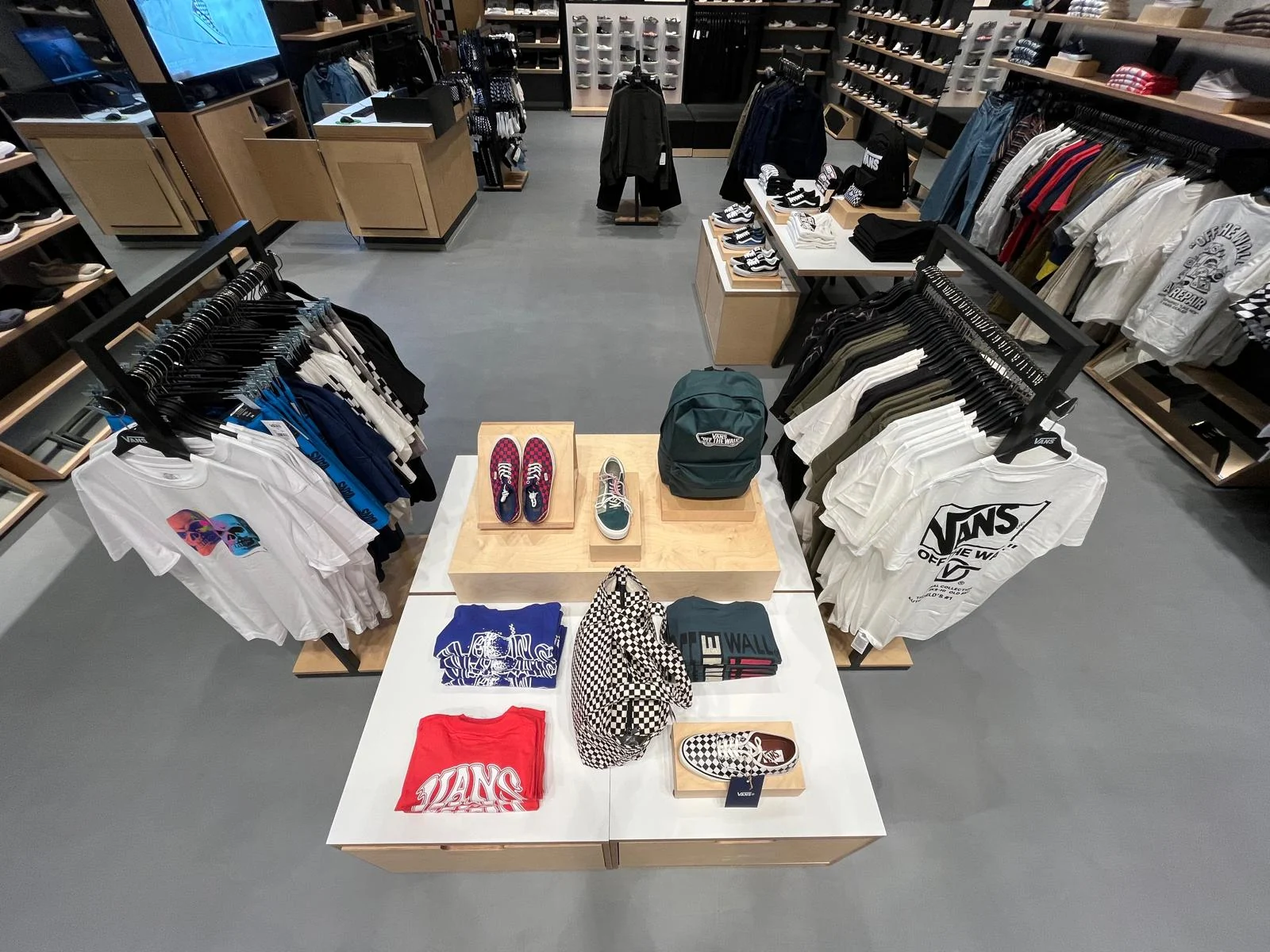 Vans mağaza giriş cephesi